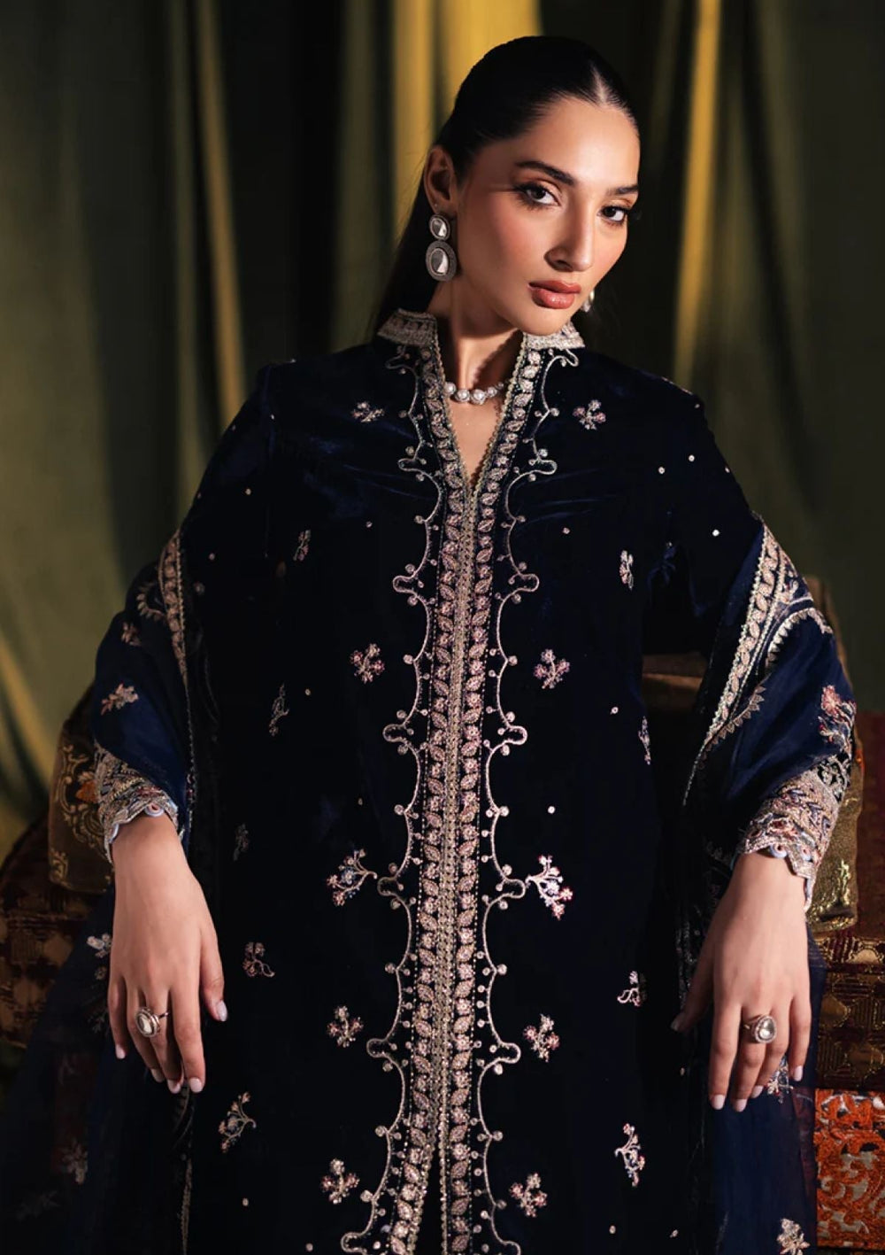 03-PIECE VELVET SUIT READY TO WARE DRESSING DESIGNER