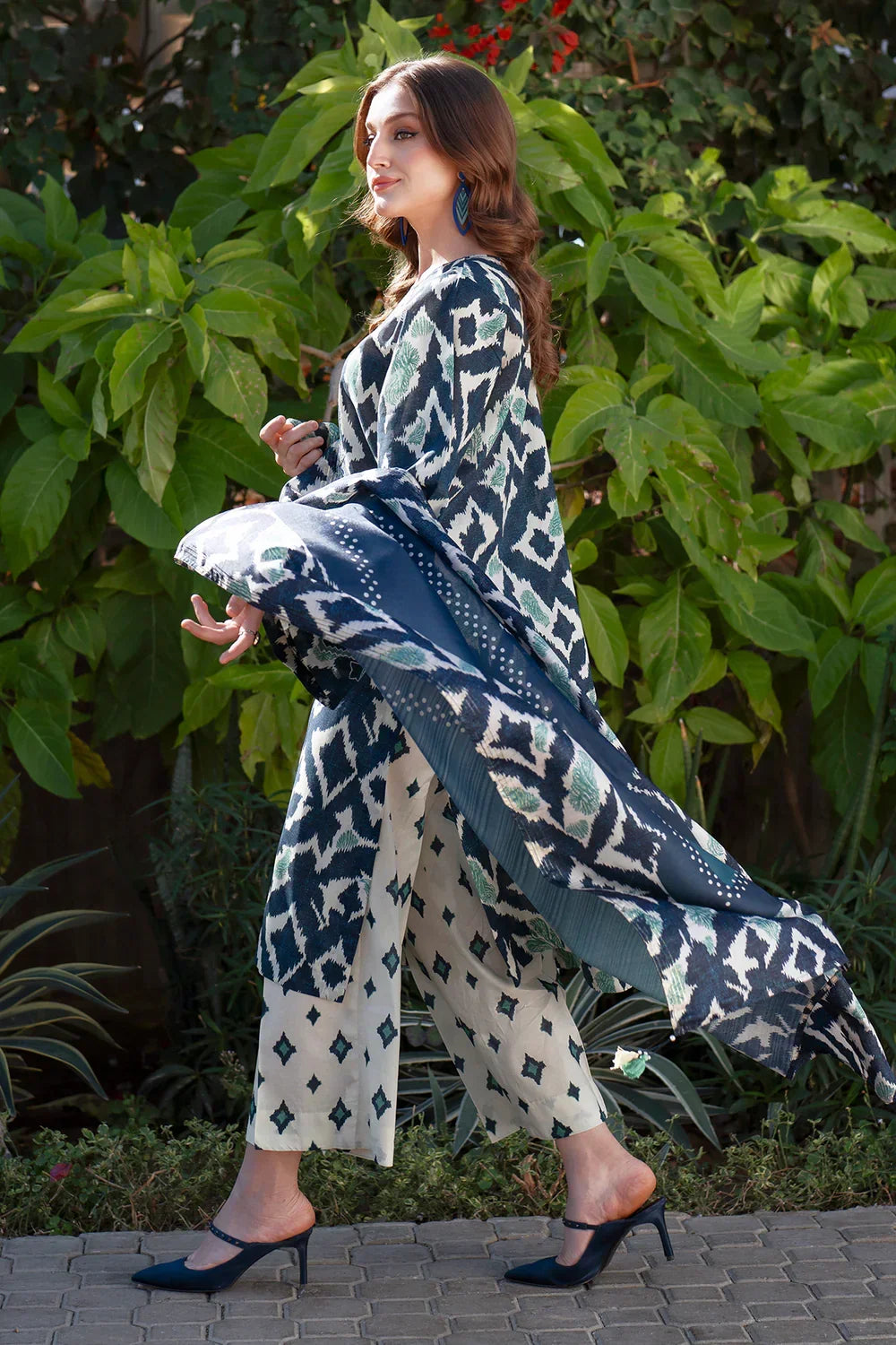 03-Piece Printed Lawn Suit - Ready To Wear